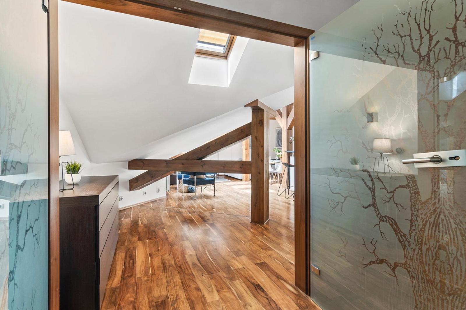 Apartament Days - Spacious 117m2 Attic Retreat W Ac - Near Old Town Sq